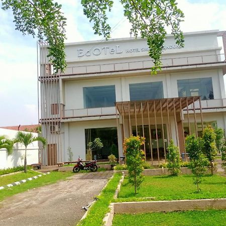 Oyo 90102 Edotel Hotel By Dbest Hospitality Bandung Ngoại thất bức ảnh