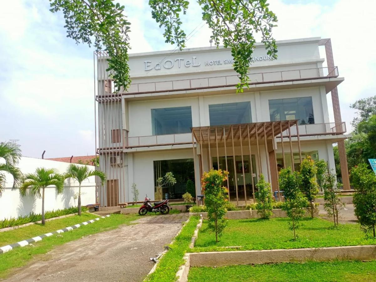 Oyo 90102 Edotel Hotel By Dbest Hospitality Bandung Ngoại thất bức ảnh