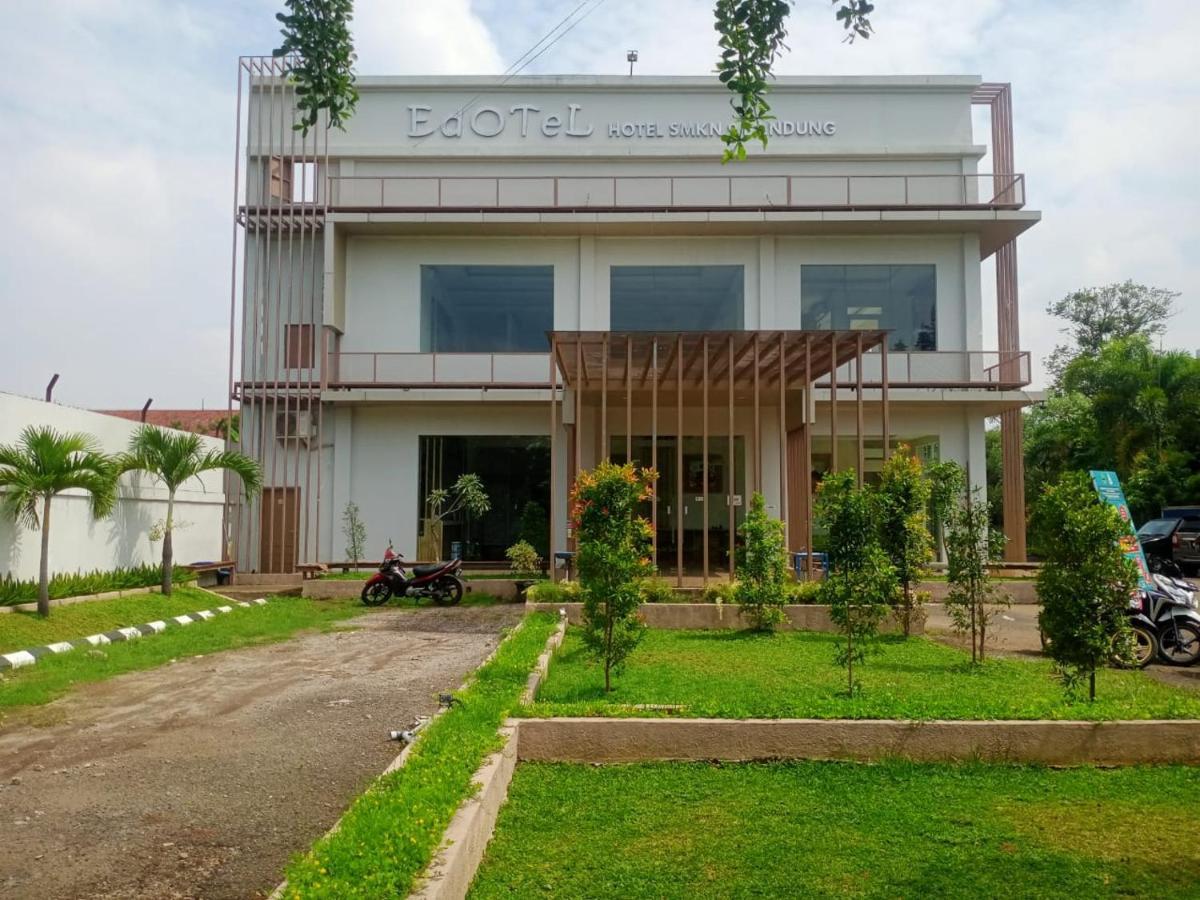 Oyo 90102 Edotel Hotel By Dbest Hospitality Bandung Ngoại thất bức ảnh
