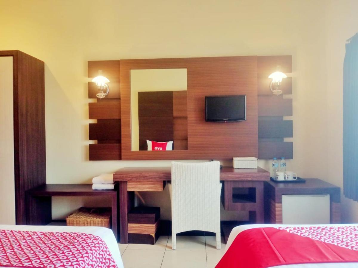 Oyo 90102 Edotel Hotel By Dbest Hospitality Bandung Ngoại thất bức ảnh