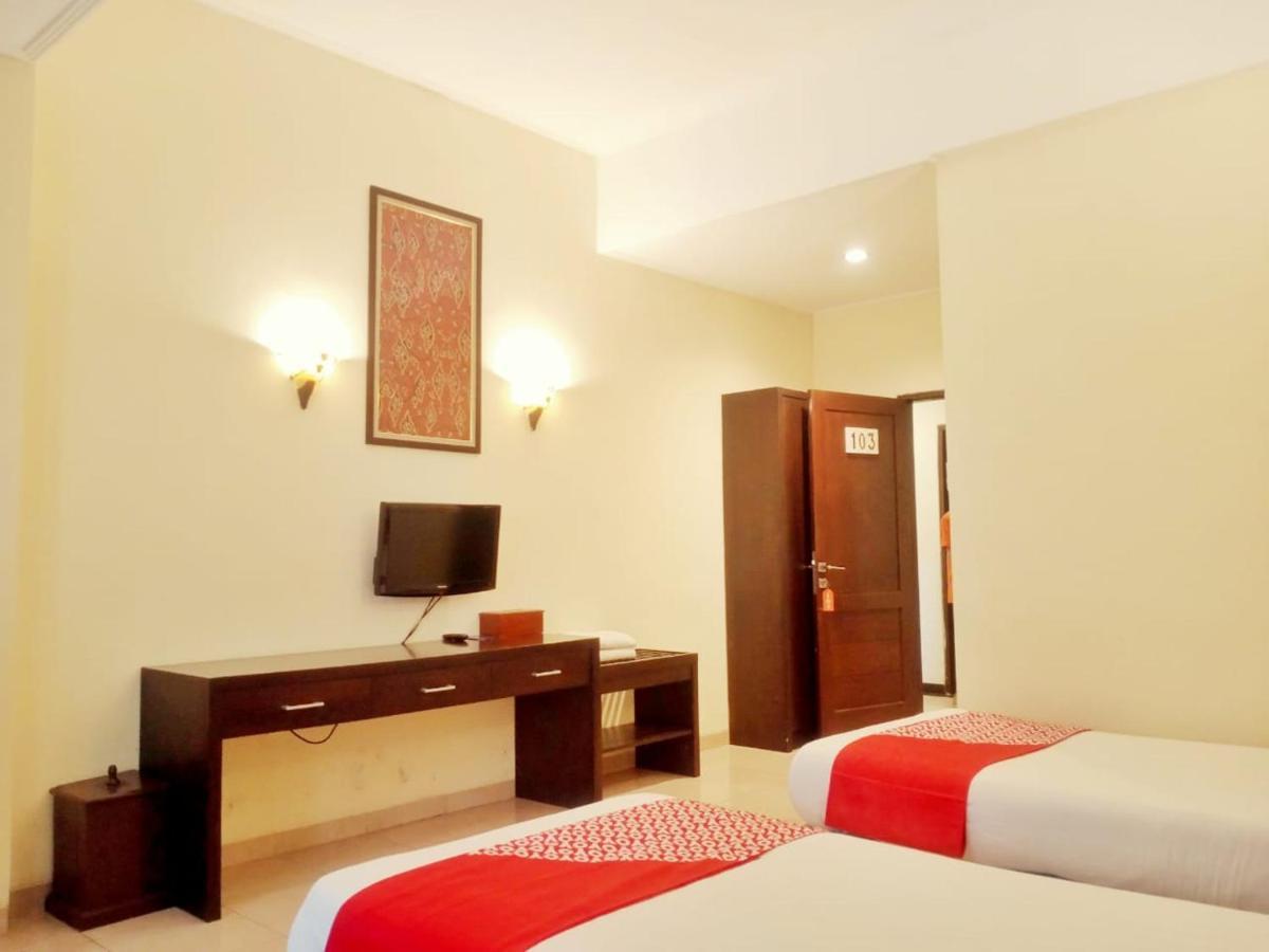 Oyo 90102 Edotel Hotel By Dbest Hospitality Bandung Ngoại thất bức ảnh